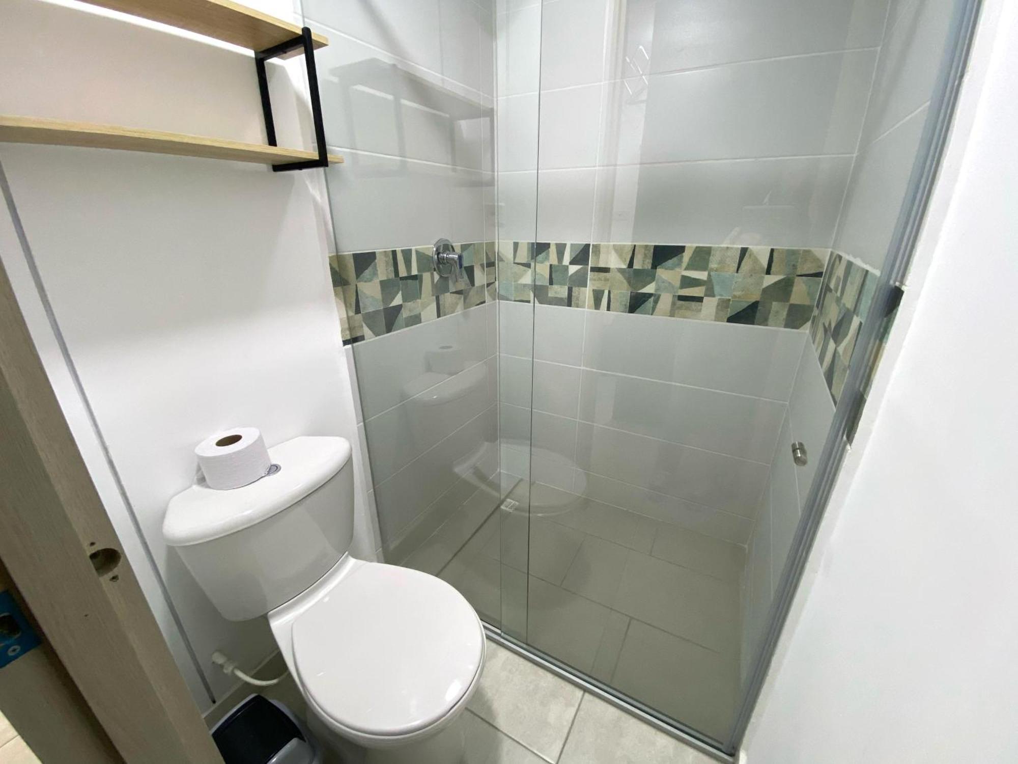 Hito 202 Amplio En Av 19 Norte Con Balcon Apartment