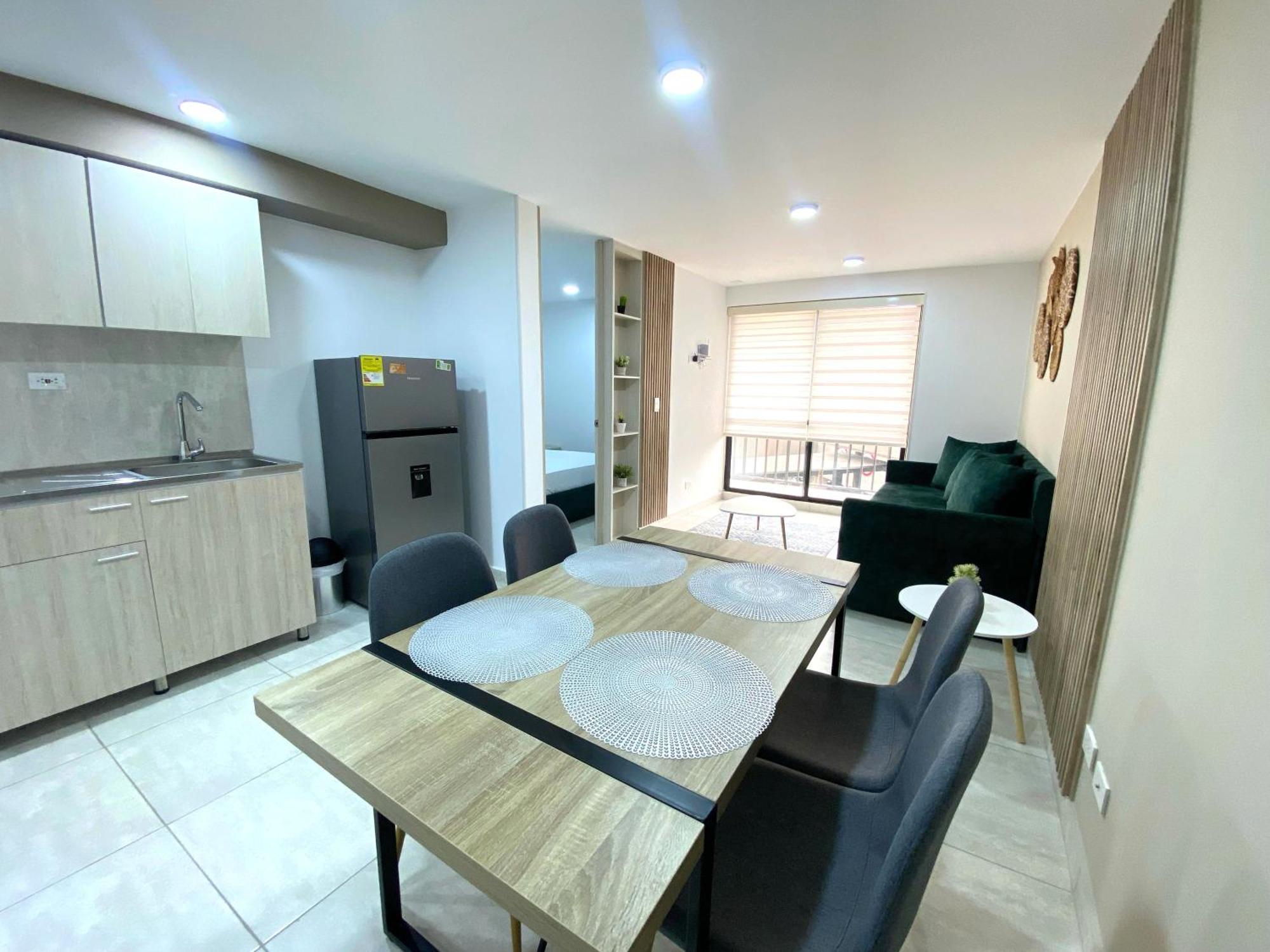 Hito 202 Amplio En Av 19 Norte Con Balcon Apartment *
