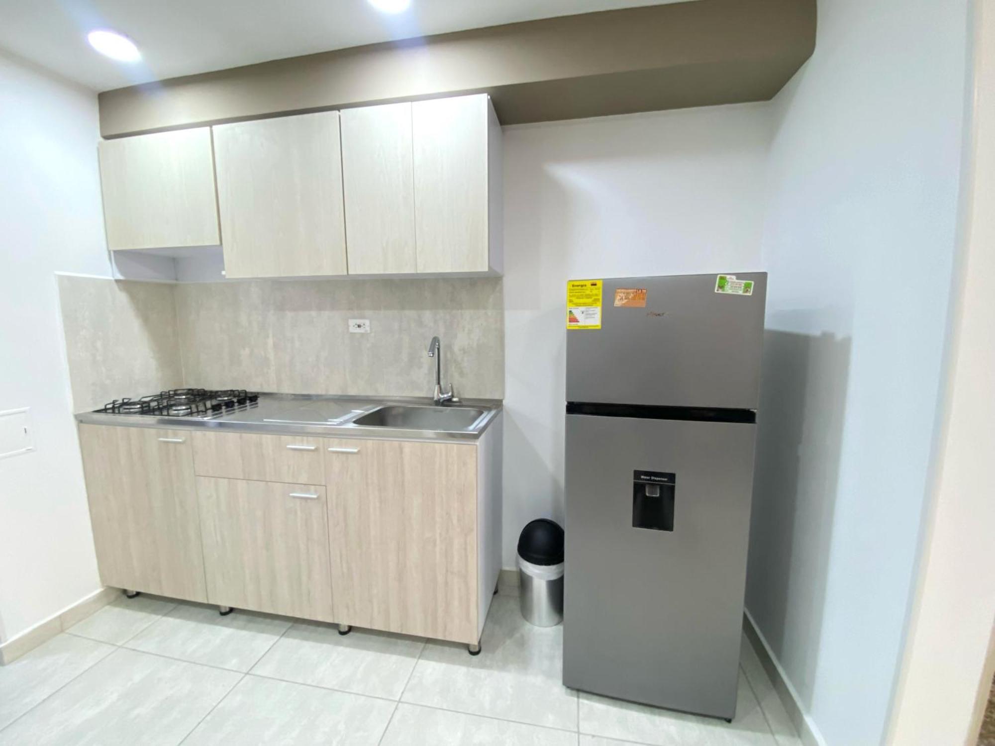 Hito 202 Amplio En Av 19 Norte Con Balcon *