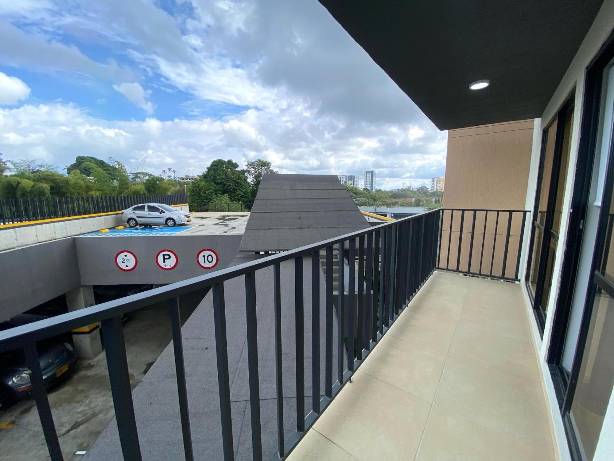 Hito 202 Amplio En Av 19 Norte Con Balcon Apartment *