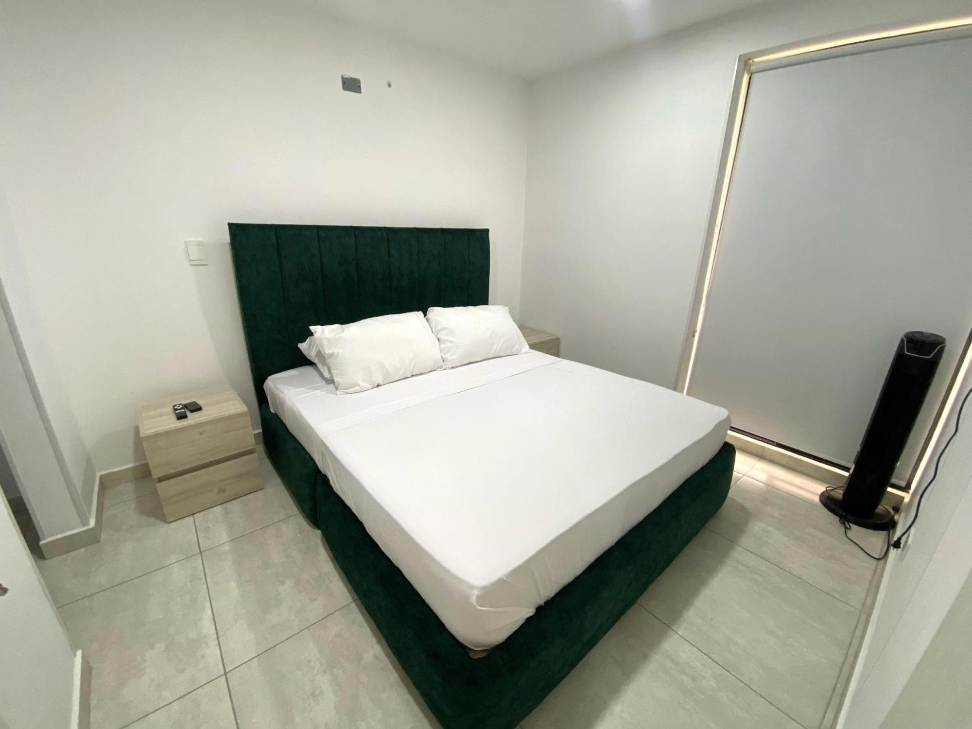 Apartment Hito 202 Amplio En Av 19 Norte Con Balcon *