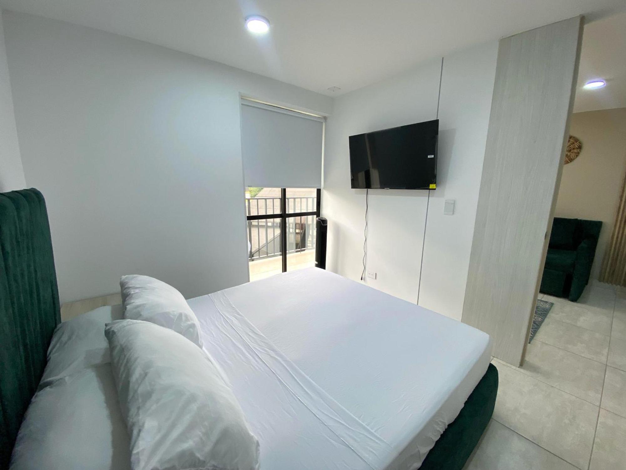 Apartamento Hito 202 Amplio En Av 19 Norte Con Balcon
